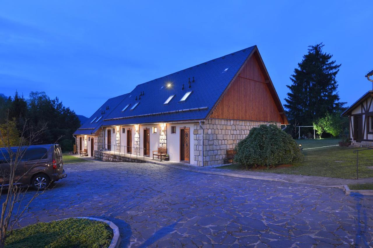 Rezidence Pihel Hotel Nový Bor Buitenkant foto